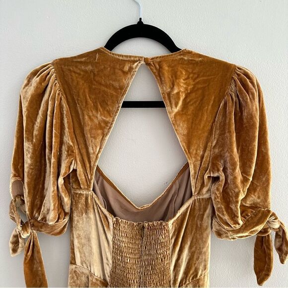 Reformation Cambrie Dress Gold - Picture 6 of 8